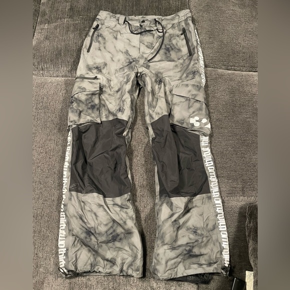 32 Blahzay Cargo Snowboarding Pants
